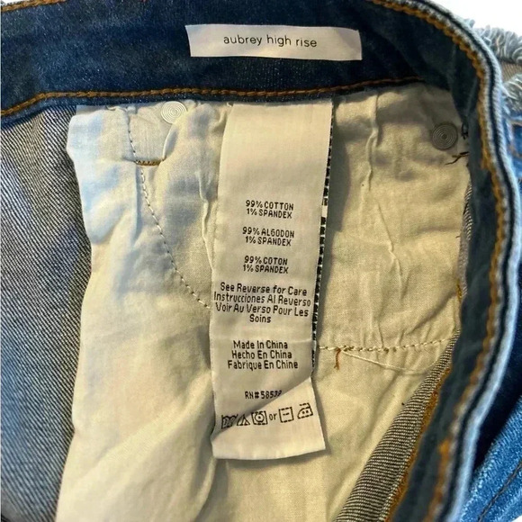 NWT STS Blue Women's High Rise Aubrey Cutoff Distressed Jean Short Size 28 - Picture 9 of 13